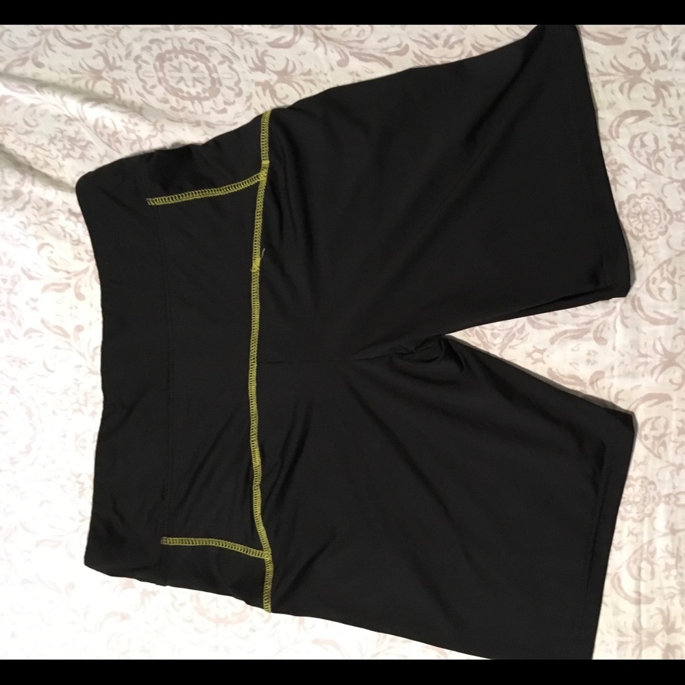 Workout shorts - Picture 2 of 2